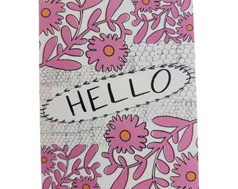 Tarjeta de felicitación floral rosa "Hola" / Tarjeta de inspiración vintage con técnica mixta