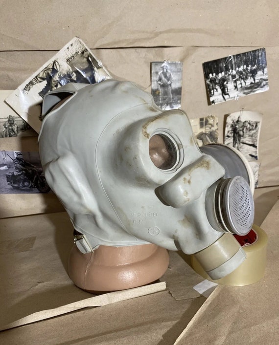 Soviet USSR Military vintage protection gas mask … - image 6