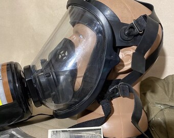 Masque à Gaz Russe Vintage – Ancien Modèle Panoramique – Collection Militaria Ou Déco