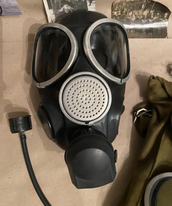 ロシア軍 実物 ロシア内務省 PMK-S ガスマスク サイズ3 ロシア軍 実物 ロシア内務省 PMK-S ガスマスク サイズ3 - メルカリ