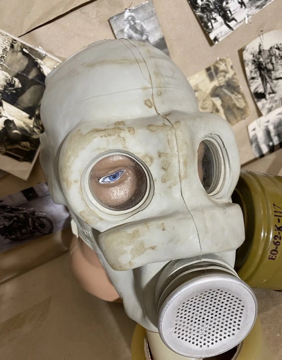 Soviet USSR Military vintage protection gas mask … - image 4