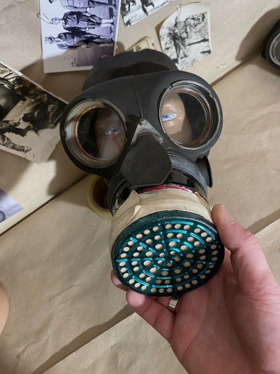 Original rare protection Gas Mask U.K. GB Great Br