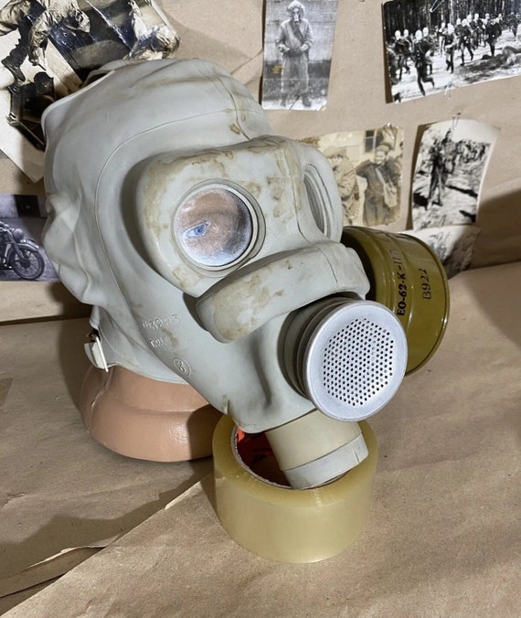 Soviet USSR Military vintage protection gas mask … - image 2