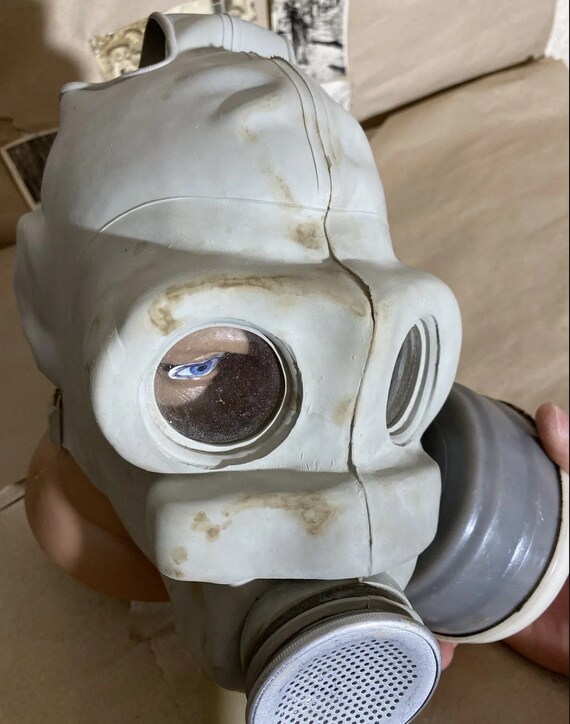 Soviet USSR Military vintage protection gas mask … - image 4