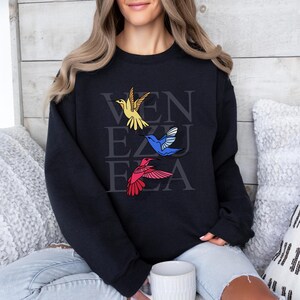 Venezuela Libre Shirt & Sweatshirt, VZLA Freedom Hummingbird, Hispanic Heritage Month Gift image 2