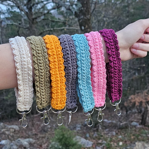 Boho Crochet Wristlet, Farmhouse Keychain Bracelet, Minimalist Wristlet/Accessory, Simple Crochet Decor,