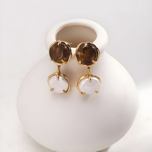 Schicke Perlen Ohrringe, kaffeebrauner Kunstharz, trendige Ohrhänger, moderner Schmuck, einzigartiges Geschenk für Sie