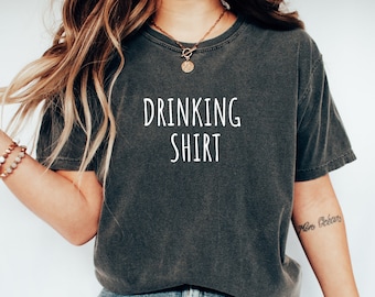 Trinkshirt „Cheers“-Grafik, lustiges T-Shirt, komisches Trinkparty-Shirt, Must-Have für Junggesellenabschiede. Lustiges Trink-T-Shirt