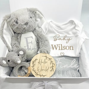 Personalizowane neutralne pudełko prezentowe dla noworodka, zestaw prezentowy dla dziecka, prezent dla nowego dziecka, prezent na baby shower, kosz dla noworodka, kocyk dla dziecka, prezent dla noworodka