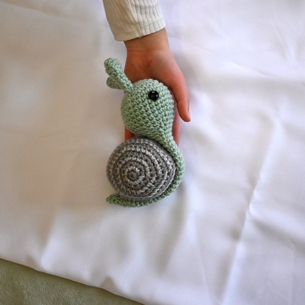 Peluche crochet escargot mignon vert et marron jeux enfant animal amigurumi kawai mignon jouet enfant doudou rigolo doudou cute fait main