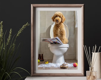 Imagen de arte de pared para baño con un Goldendoodle: garabato en el inodoro, humor, decoración divertida para el baño, regalo para amantes de los perros, mamá o papá de un Goldendoodle.