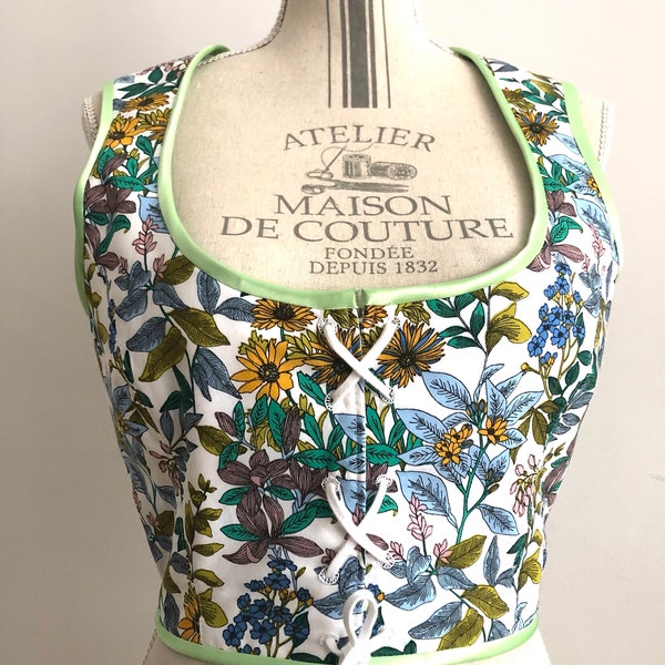 Corset Médiéval fleuri d’inspiration historique