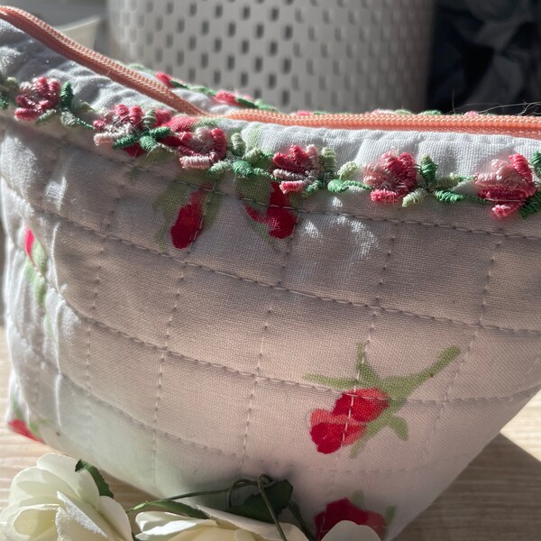 Vintage inspired floral quilted makeup bag