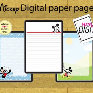 Può includere: Tre pagine di carta digitale con Mickey Mouse. La prima pagina ha un bordo con un motivo a onde blu e bianco con Mickey Mouse che nuota nell'acqua. La seconda pagina ha una linea rossa in alto e carta rigata. La terza pagina ha uno sfondo di erba verde con Mickey Mouse che cammina sull'erba. Il testo "Where paper meets pixel" è sulla prima pagina.