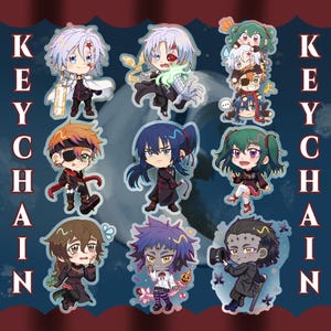 Peut inclure: Une collection de neuf porte-clés en acrylique de style anime disposés en grille. Chaque breloque présente un personnage chibi unique en vêtements sombres avec des cheveux et des expressions distincts. Le mot KEYCHAIN est imprimé verticalement.