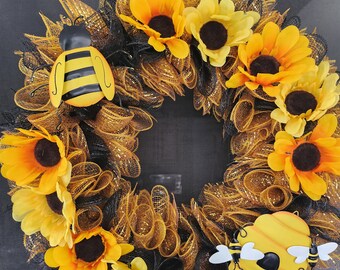 Floral bee wreath