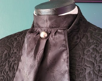 Cravate noire soyeuse imprimée cachemire Prêt-à-porter Jabot, style victorien, taille réglable