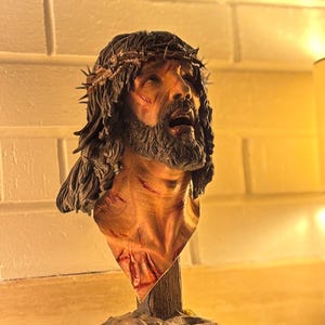 Realistic Crucifix of Christ – Hand-Painted 3D Jesus Figure | Catholic Art | Religious Gift | The Passion-Inspired Custom Sculpture