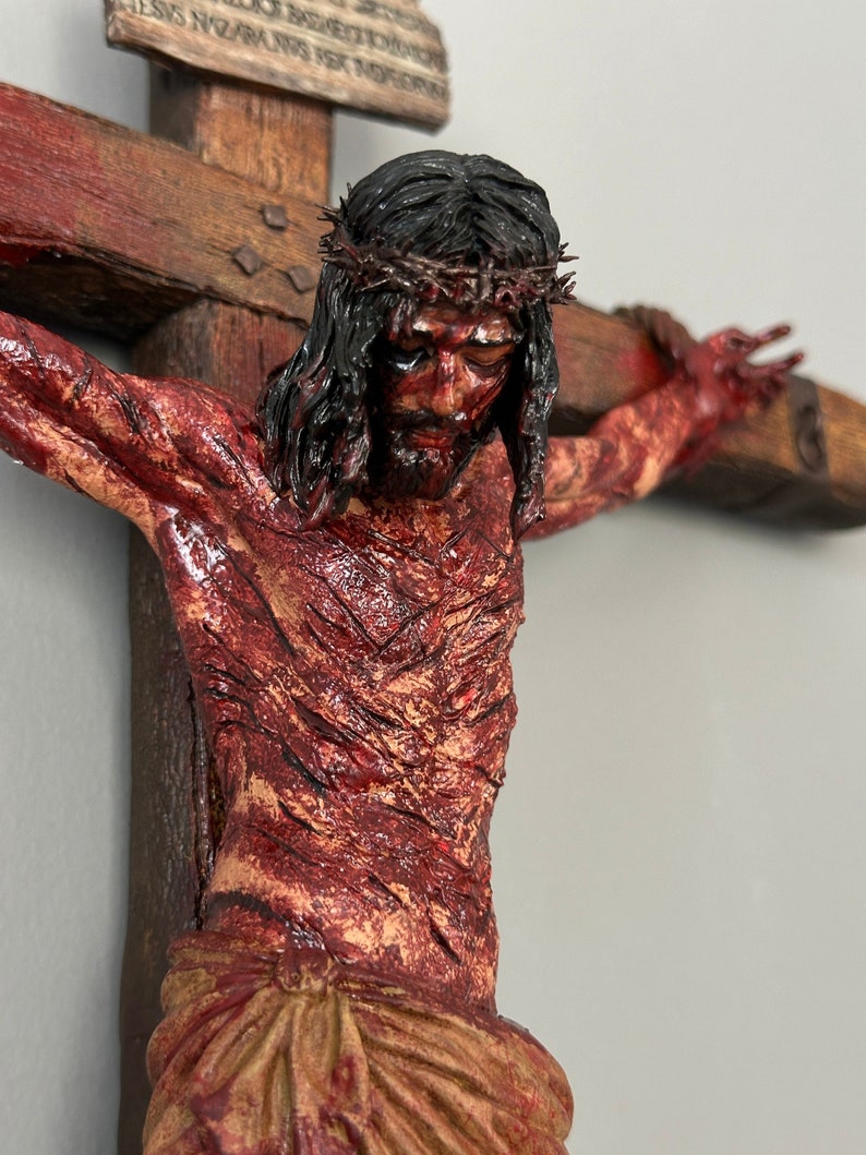 Jesus Kruzifix - Passion Christi, Realistisches Handgemaltes Harz Kunstwerk | Original Christliche Skulptur Bild 1