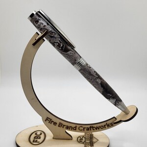 Broad Style Twist Pen in Black/White Swirl