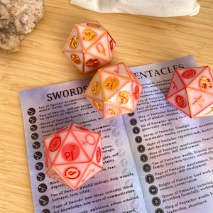20 seitiges Tarot Würfel Set. Modernes Wahrsage-Werkzeug. Spiritueller Und Führung Würfel. Anfängerfreundliche Broschüre und Taschenklarheitslesungen