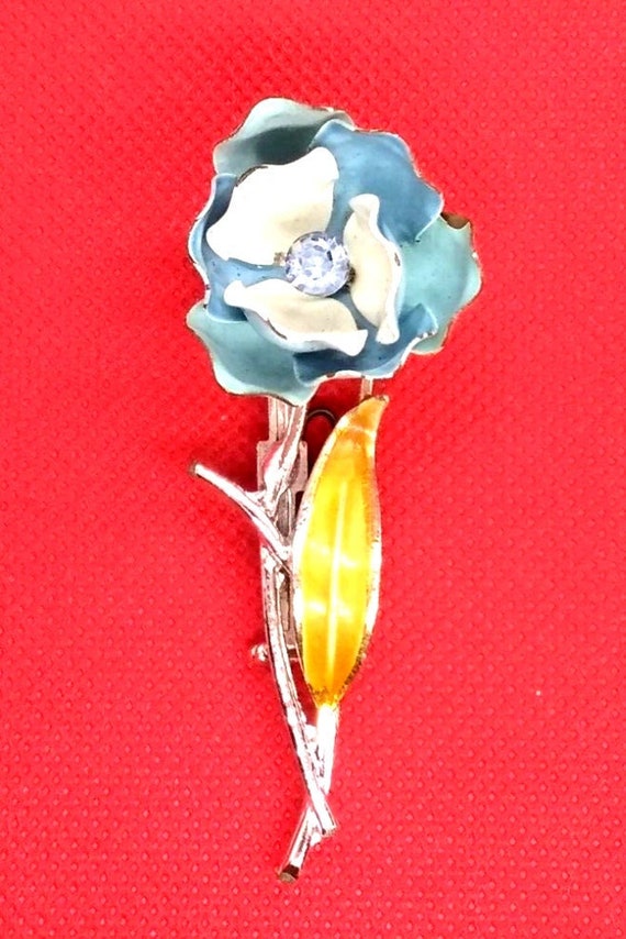 CORO Blue and White Enamel Flower Silver Tone Brooch 1940s 