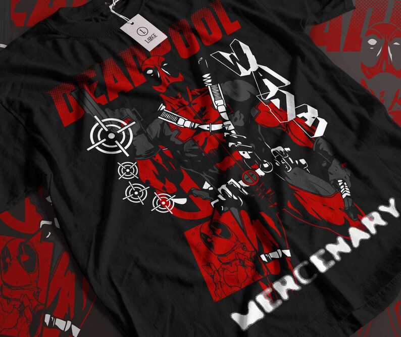 Puede incluir: Camiseta negra con un gr&aacute;fico rojo y blanco de Deadpool, un personaje de superh&eacute;roe, con el texto "DEADPOOL" y "MERCENARY".