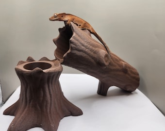 3D printed hollow log with tree stump feeding dish