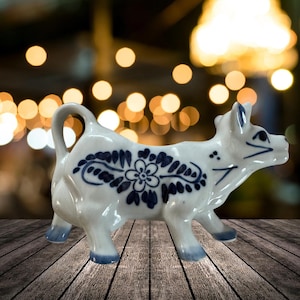 Delft Hand Painted Blue & White Earthenware Cow Creamer
