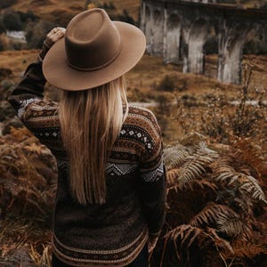 Handmade Andean Hat – 100% Peruvian Alpaca & Felt Fedora, Sustainable Inka Q’ero Woven Band, Artisan Camel Fedora