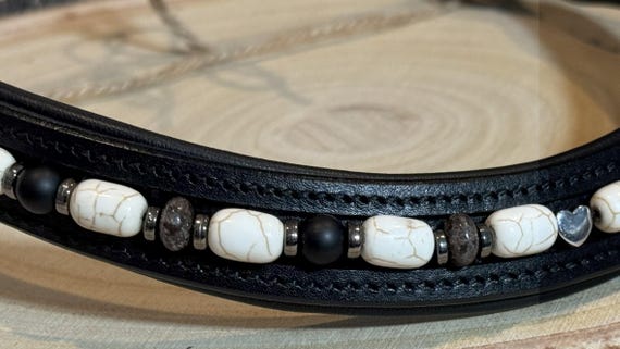 Cosmo Brown - Pattern #826 on a 17" padded, gentle U Black Browband, with nice snaps