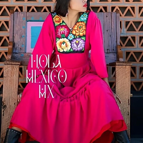 Robe de gala mexicaine, brodée à la main par Artesano à Oaxaca.