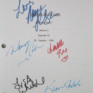 The Facts Of Life Cast Signed TV Screenplay Script Autographs X5 Kim Fields Charlotte Rae Nancy McKeon Lisa Whelchel Mindy Cohn signatures