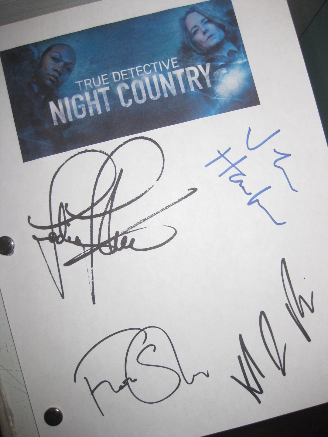 Detectives Signature True Detective Night Country Finale Signed TV Script Screenplay X4 ...