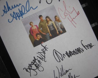 Roswell Signed TV Script Sceenplay X6 Autographs Shiri Appleby Katherine Heigl Majandra Delfino Brendan Fehr Colin Hanks William Sadler