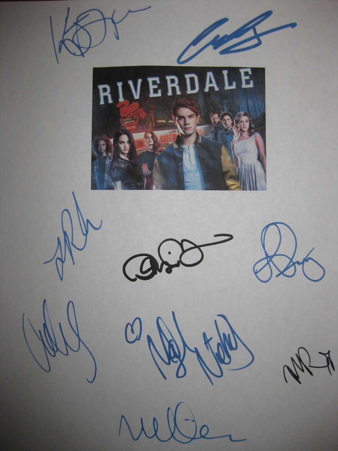 Riverdale Signed TV Script Screenplay X9 Autograph K J Apa Luke