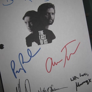 The Last of Us Long Long Time Signed TV Script Screenplay X7 Autographs Pedro Pascal Bella Ramsey Anna Torv Neil Druckmann Craig Mazin REPNT