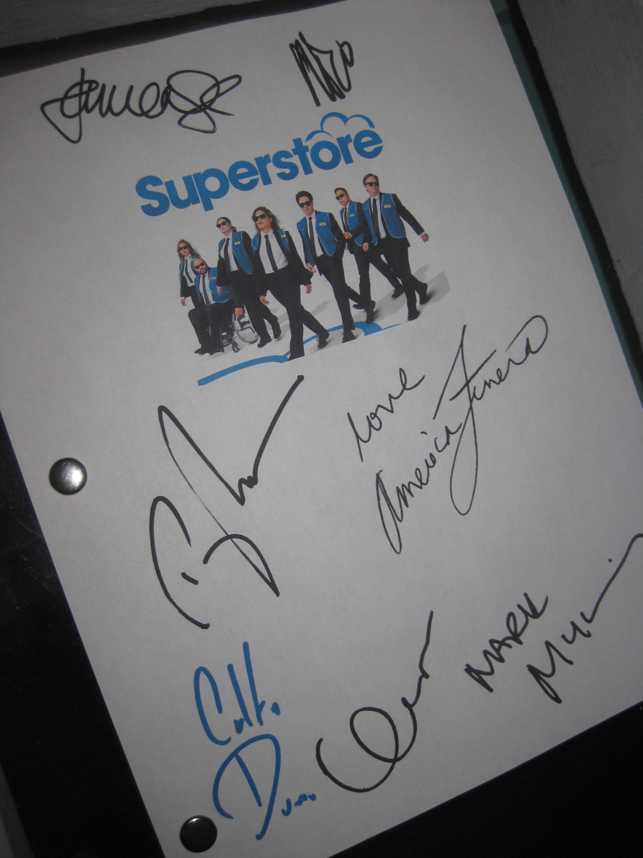 Superstore Script Superstore Signed Pilot TV Script Screenplay Autographs X7 America ...