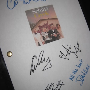 Schitt's Creek Signed TV Pilot Script Screenplay X5 Autographs Eugene Levy Catherine O'Hara Dan Levy Annie Murphy Chris Elliott signature RP