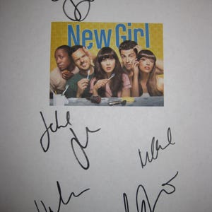 New Girl Signed TV Pilot Screenplay Script X5 Autograph Zooey Deschanel Jake Johnson Hannah Simone Lamorne Morris Max Greenfield signature