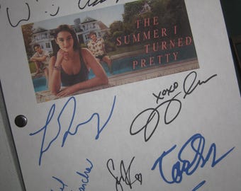 The Summer I Turned Pretty Signed TV Pilot Script Screenplay X10 Autographs Lola Tung Christopher Briney Gavin Casalegno Sean Kaufman reprnt