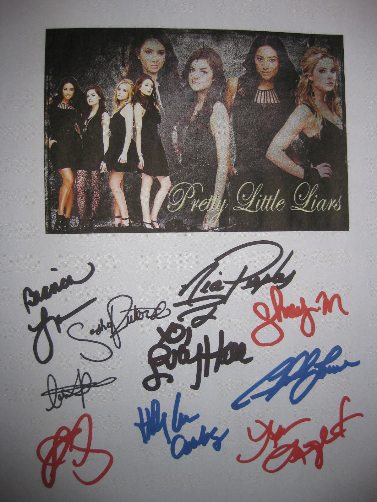 Pretty Little Liars Signed TV Screenplay Script X10 Autograph Lucy