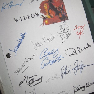 Willow Signed Movie Film Screenplay Script X16 Ron Howard George Lucas Val Kilmer Warwick Davis Joanne Whalley Jean Marsh Patricia Hayes RPT