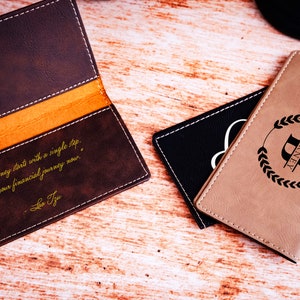 Funda para chequera personalizada, funda para chequera grabada personalizada, funda de cuero para chequera, regalo de graduación, estuche para chequera, billetera para chequera