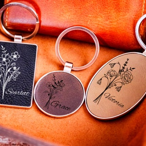 Llavero con flor de nacimiento, llavero de cuero personalizado, llavero para casa, llavero grabado, regalo de cumpleaños, llavero con diseño floral, regalo para el Día de la Madre