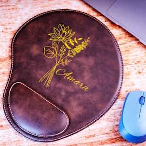 Birth Flower Engraved Mousepad, Customized Desk Pad, Personalized Leather Mouse Pad with Wrist Rest, Birthday Gift, Floral Design Mousepad