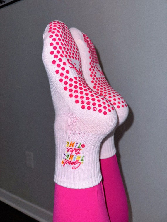 Stylish Pilates Socks: Women’s Grip Socks