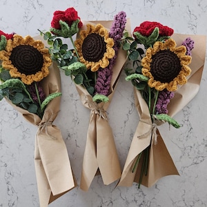 Crochet Bouquet Handgefertigte Sonnenblume Geburtstag Crochet Rose Arrangement Forever Flower Valentine's Day Muttertag Thinking of You get Well