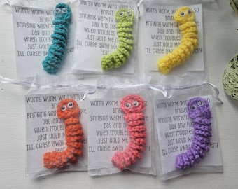 Gehäkelte Worry Worm Fidget Spielzeug mit Gedicht-Karte