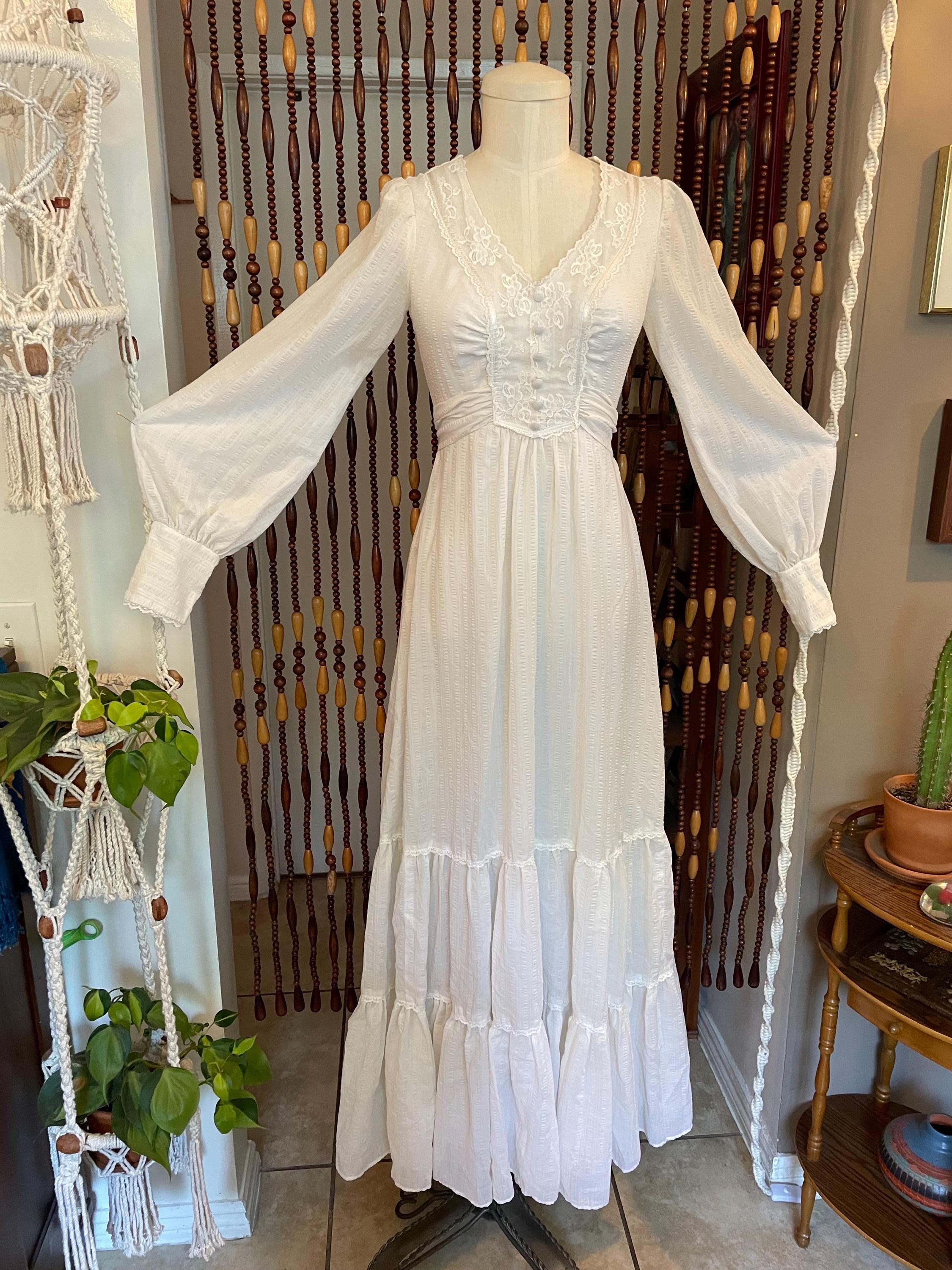 Size 13 70s GUNNE SAX Ivory Full Length Short Sleeve Lace